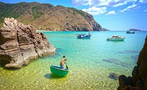 Bãi biển Kỳ Co, một trong những địa điểm du lịch đẹp nhất ở Quy Nhơn Bình Định