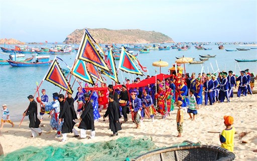 Lễ hội cúng cá Ông, lễ hội bạn nên tham gia nếu không biết Quy Nhơn có gì chơi