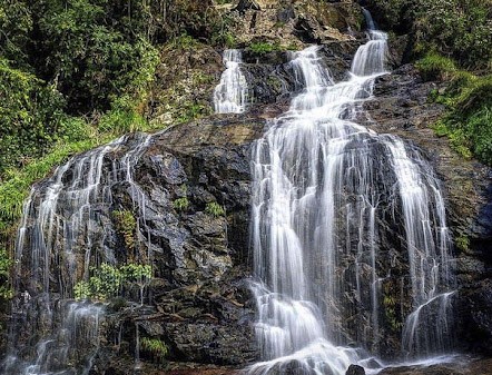 Thác Bạc hùng vĩ ở Sapa