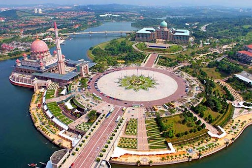 Phố trẻ Putrajaya trong lịch trình du lịch Singapore Malaysia 4 ngày 3 đêm