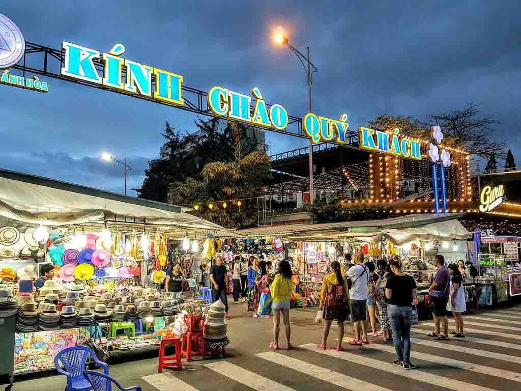 Chợ đêm Nha Trang 