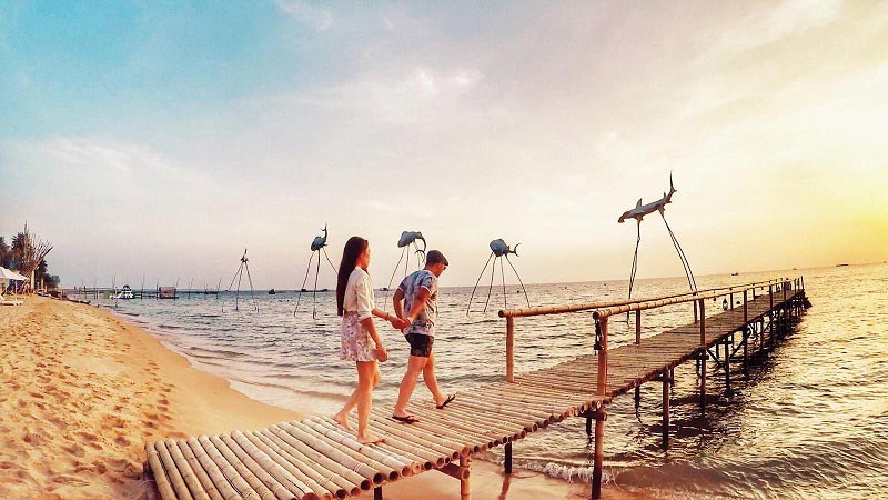 Hoàng hôn vô cùng lãng mạn tại làng chài Hàm Ninh