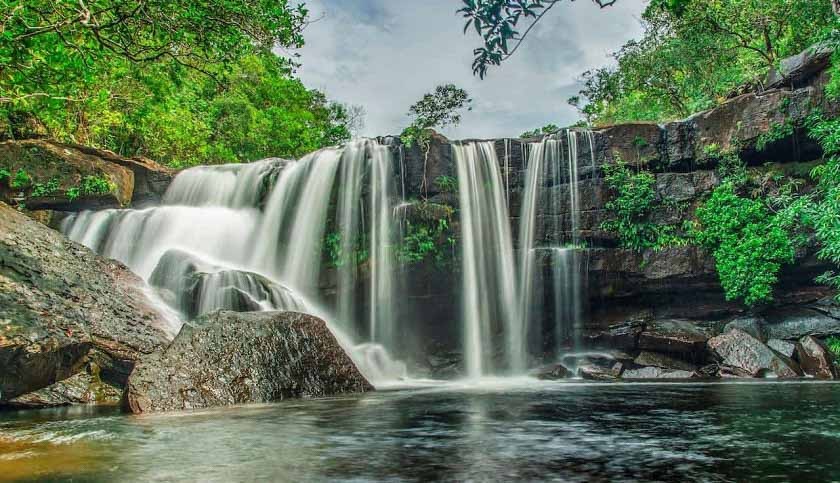 Thác nước hùng vĩ tại khu du lịch suối Tranh