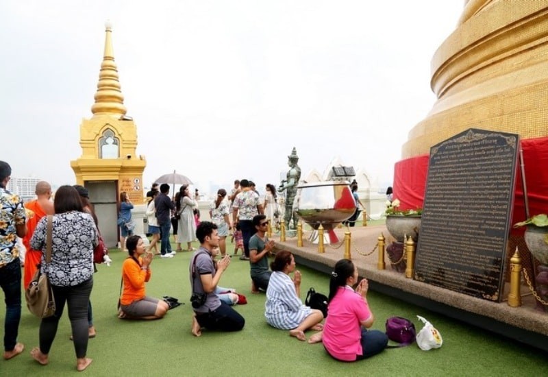 Trang phục khi đi Chùa Wat Saket Trang phục khi đi Chùa Wat Saket