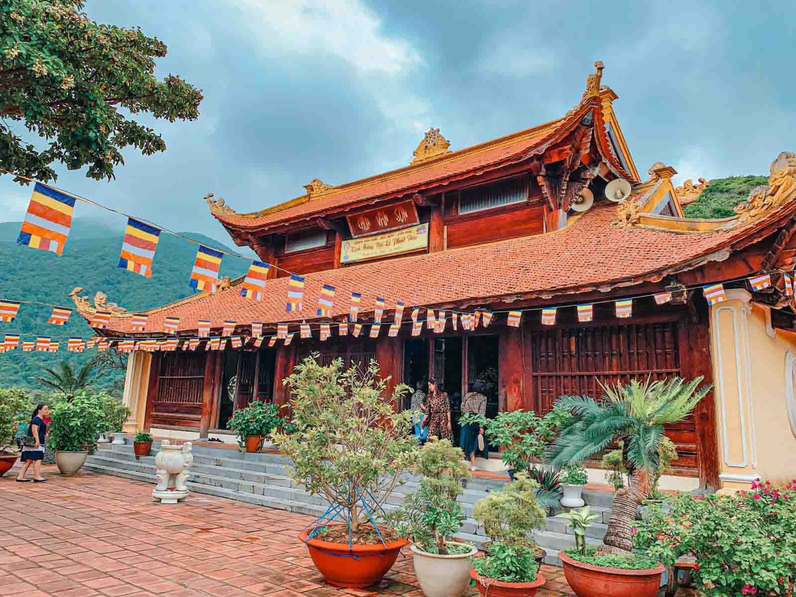 Vân Sơn tự núi một