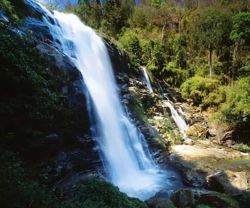 Trải nghiệm thác nước ở Doi Inthanon Trải nghiệm thác nước ở Doi Inthanon