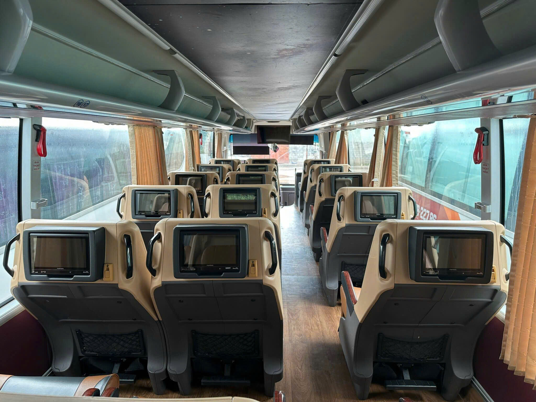 Xe Limousine cao cấp Xe Limousine cao cấp